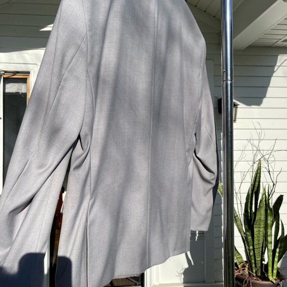 Men’s grey suits - Picture 3 of 6